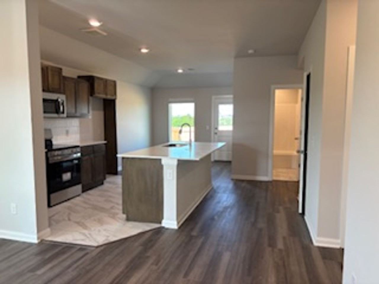 19501 Conway Dr - Photo 5 of 18