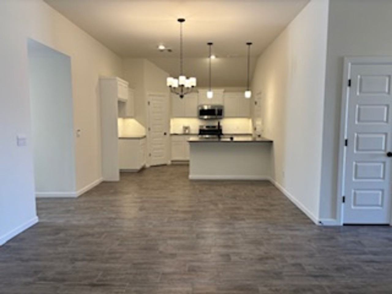 18212 Austin Ct - Photo 5 of 16