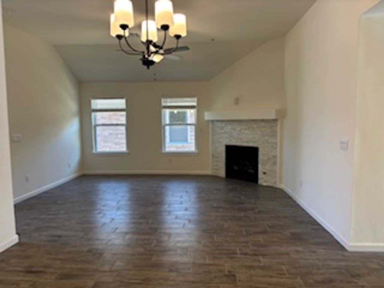 18212 Austin Ct - Photo 6 of 16