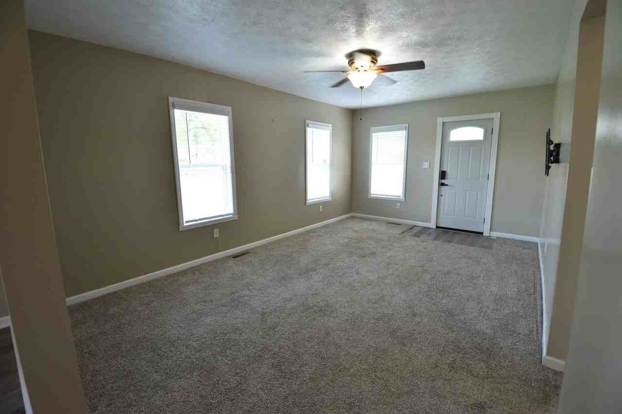 226 Walnut St - Photo 2 of 18