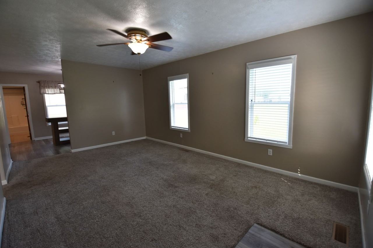 226 Walnut St - Photo 3 of 18
