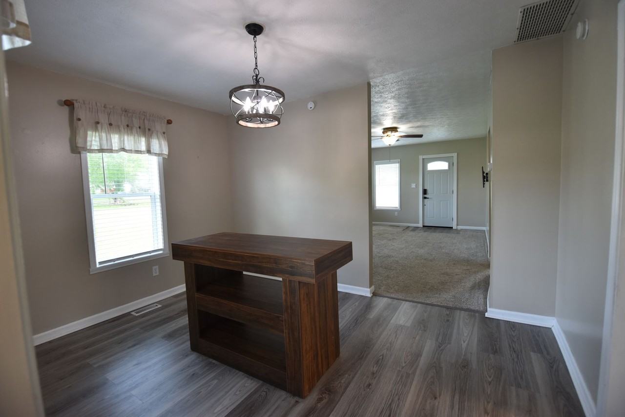 226 Walnut St - Photo 4 of 18