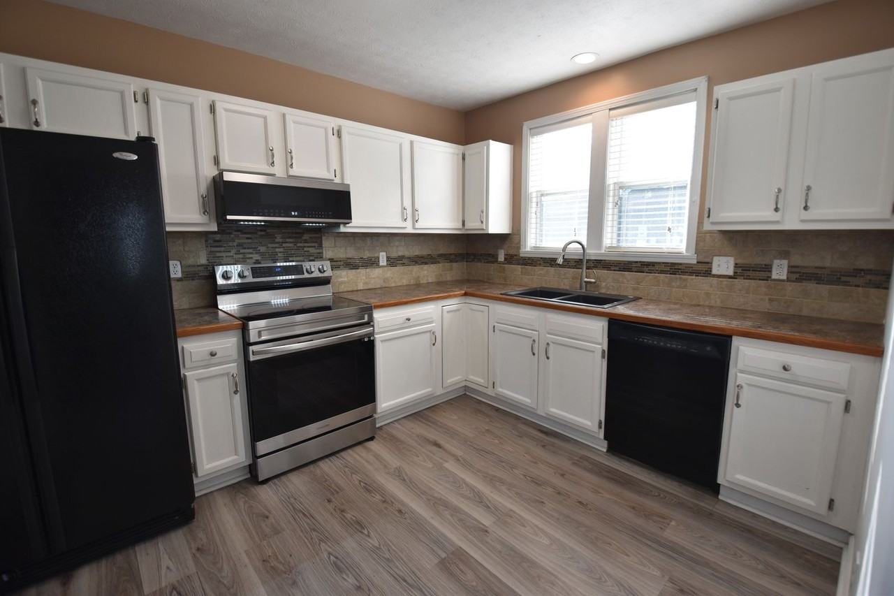 226 Walnut St - Photo 7 of 18