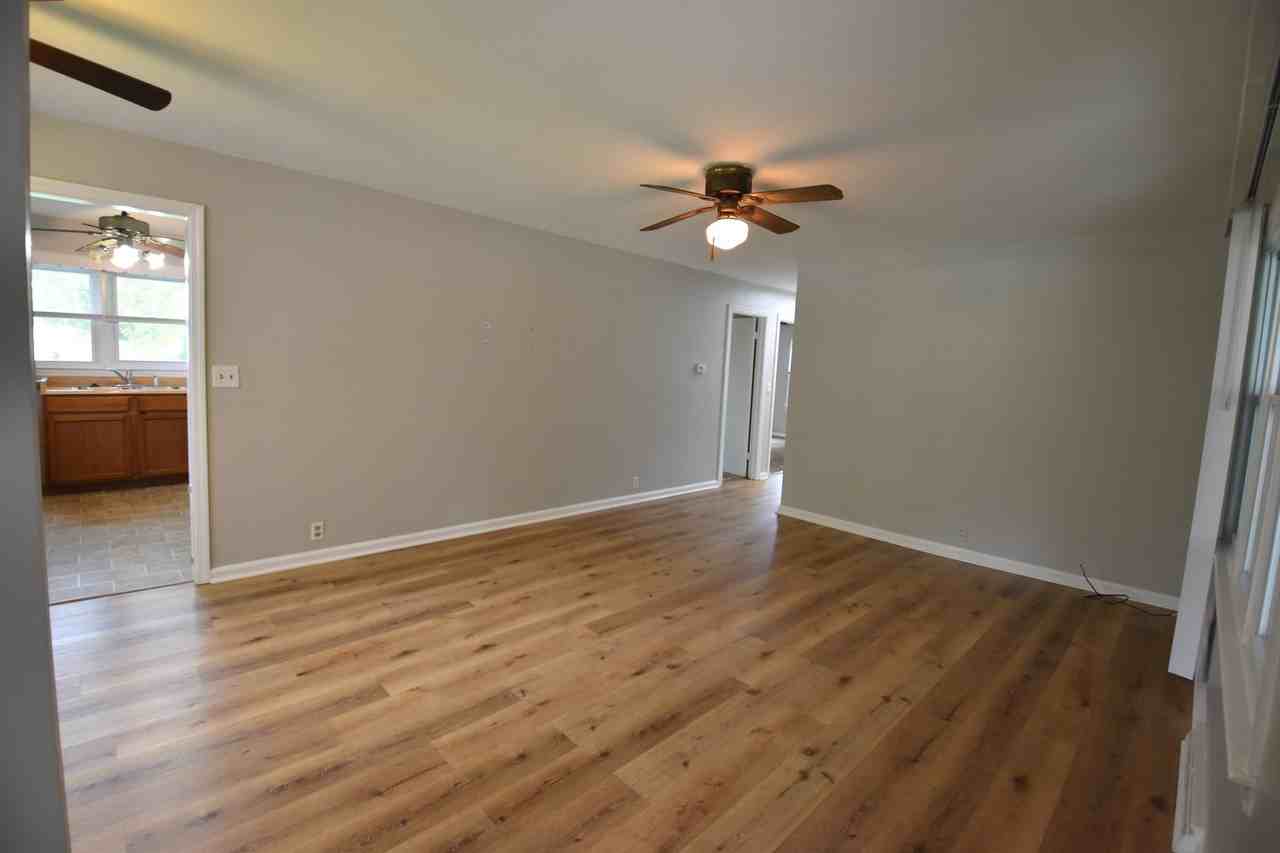 334 W Staat St - Photo 4 of 24