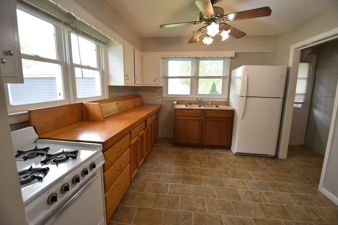 334 W Staat St - Photo 6 of 24