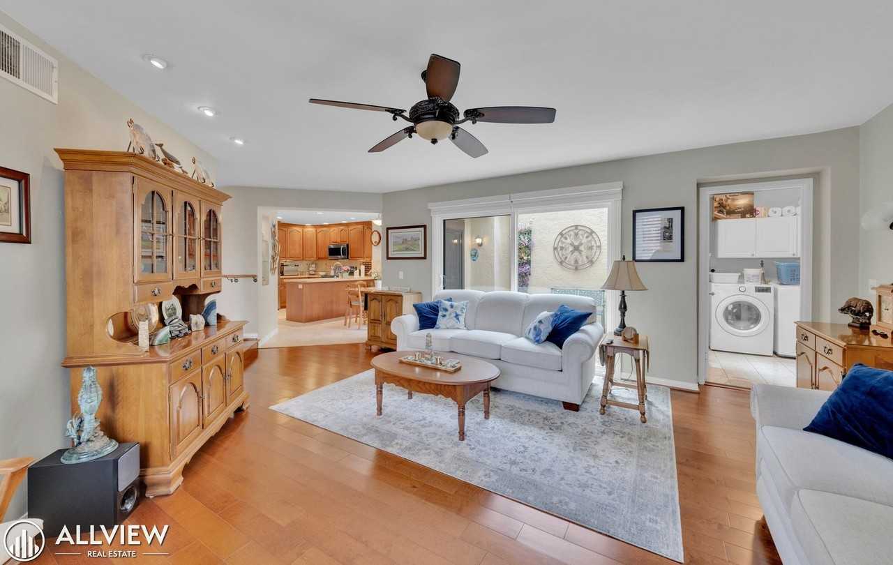 17547 Devereux Rd - Photo 7 of 50