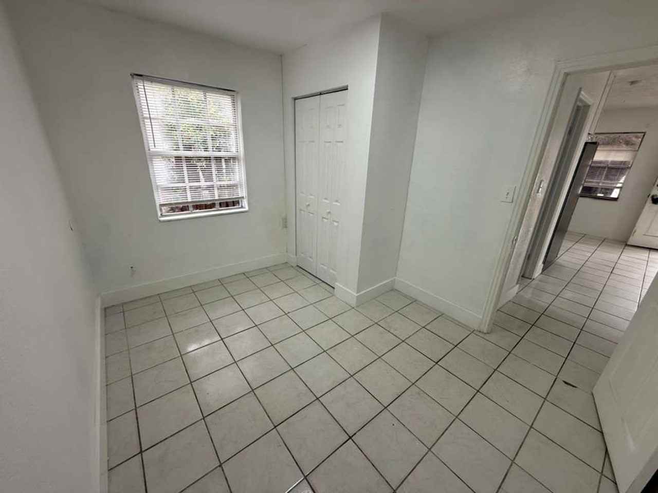 8416N N Brooks St - Photo 4 of 13