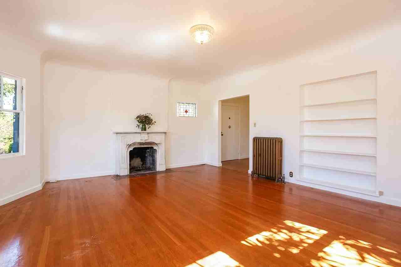 6458 Colby St - Photo 7 of 39