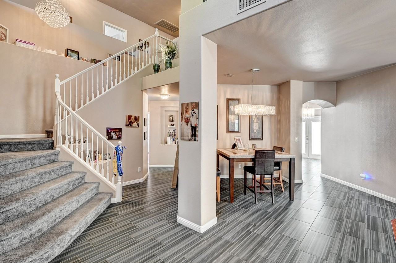 3910 Crooked Oak St - Photo 3 of 25