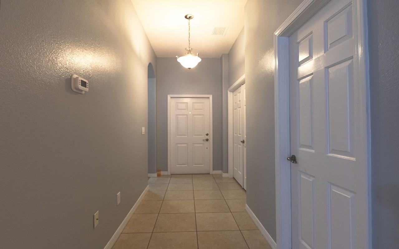 2306 Lawrence Hall St - Photo 3 of 14