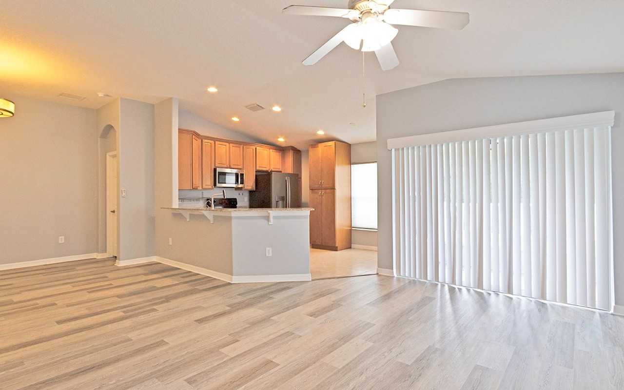 2306 Lawrence Hall St - Photo 6 of 14