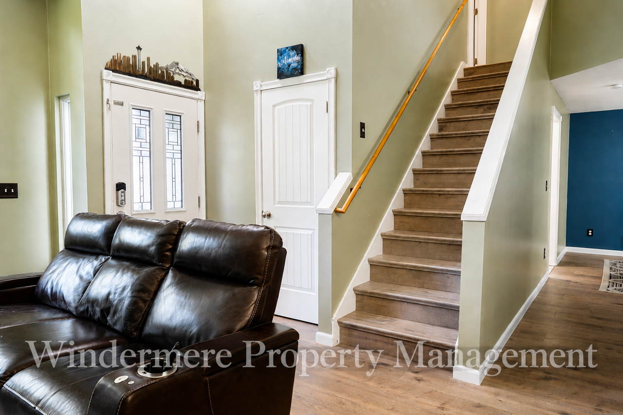 1087 Nw Brinkley Ct - Photo 4 of 16