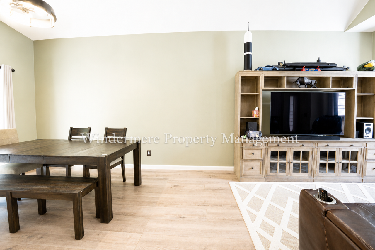 1087 Nw Brinkley Ct - Photo 6 of 16