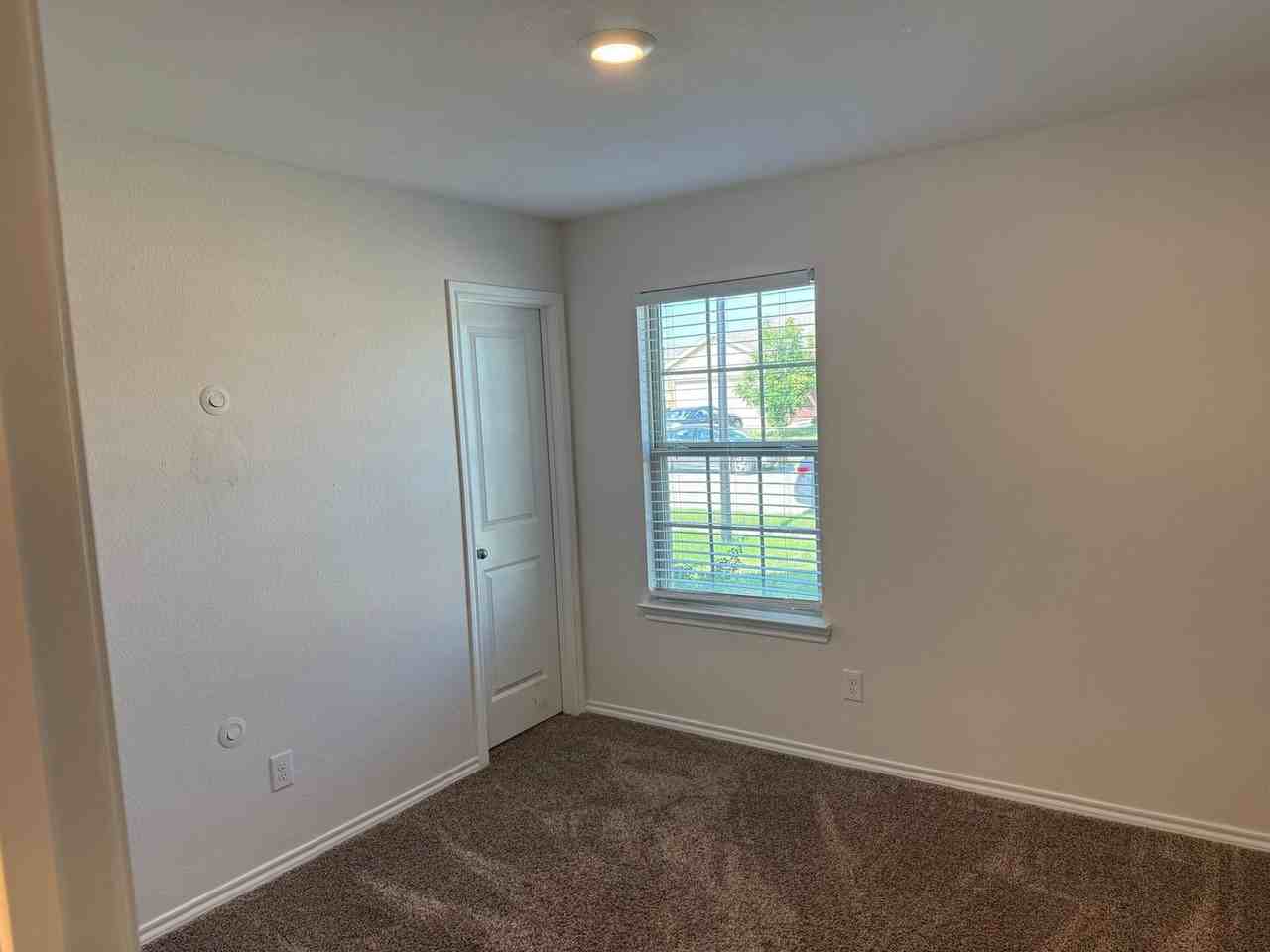 117 Dartmouth Ave - Photo 7 of 32
