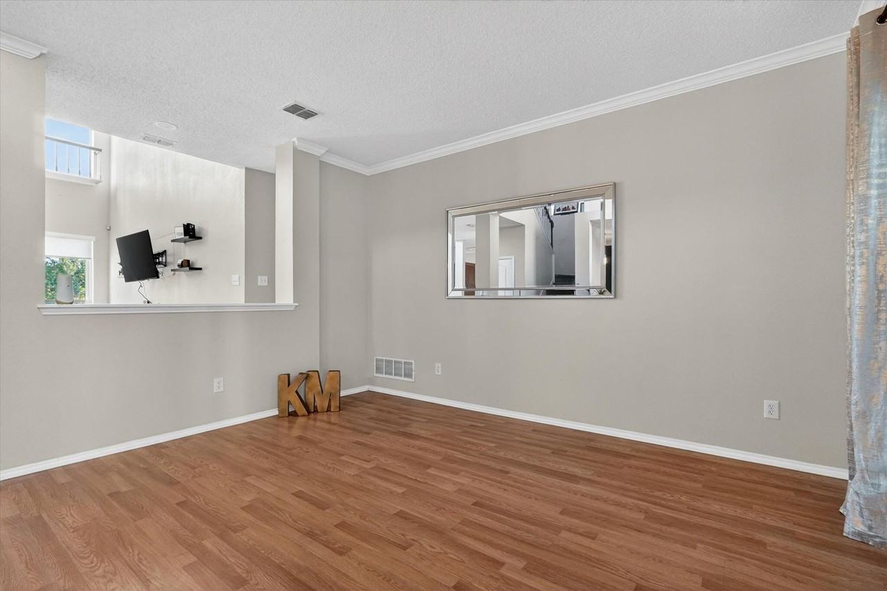 5825 Rockport Ln - Photo 5 of 31