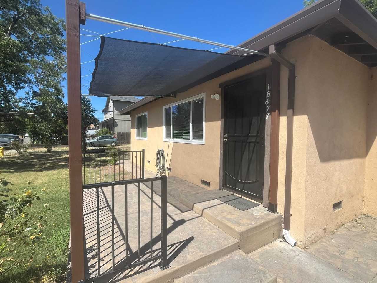16877 Antelope St - Photo 3 of 19