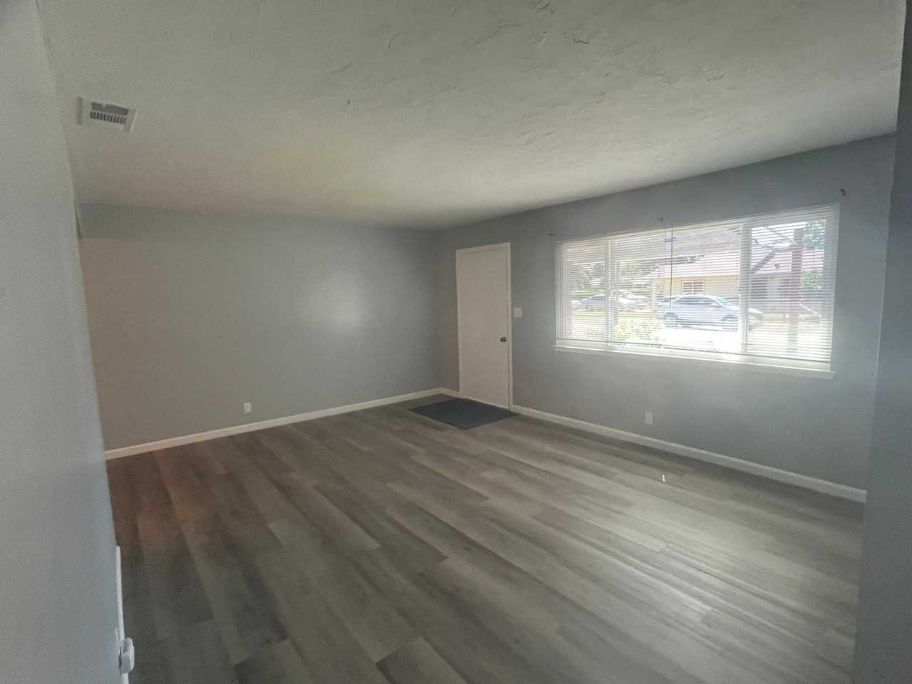16877 Antelope St - Photo 4 of 19