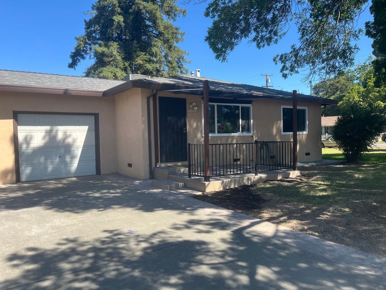 16881 Antelope St - Photo 2 of 19