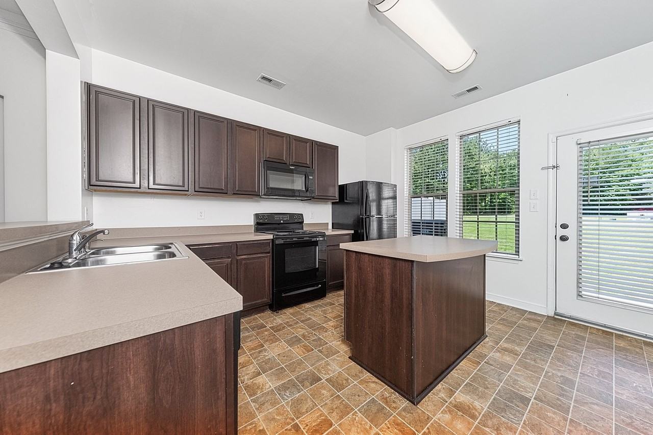 3129 Weathers Blvd - Photo 7 of 15