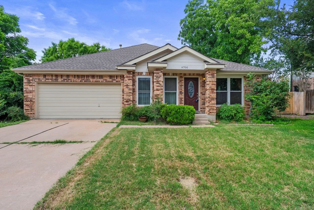 6700 Carisbrooke Ln - Photo 2 of 34