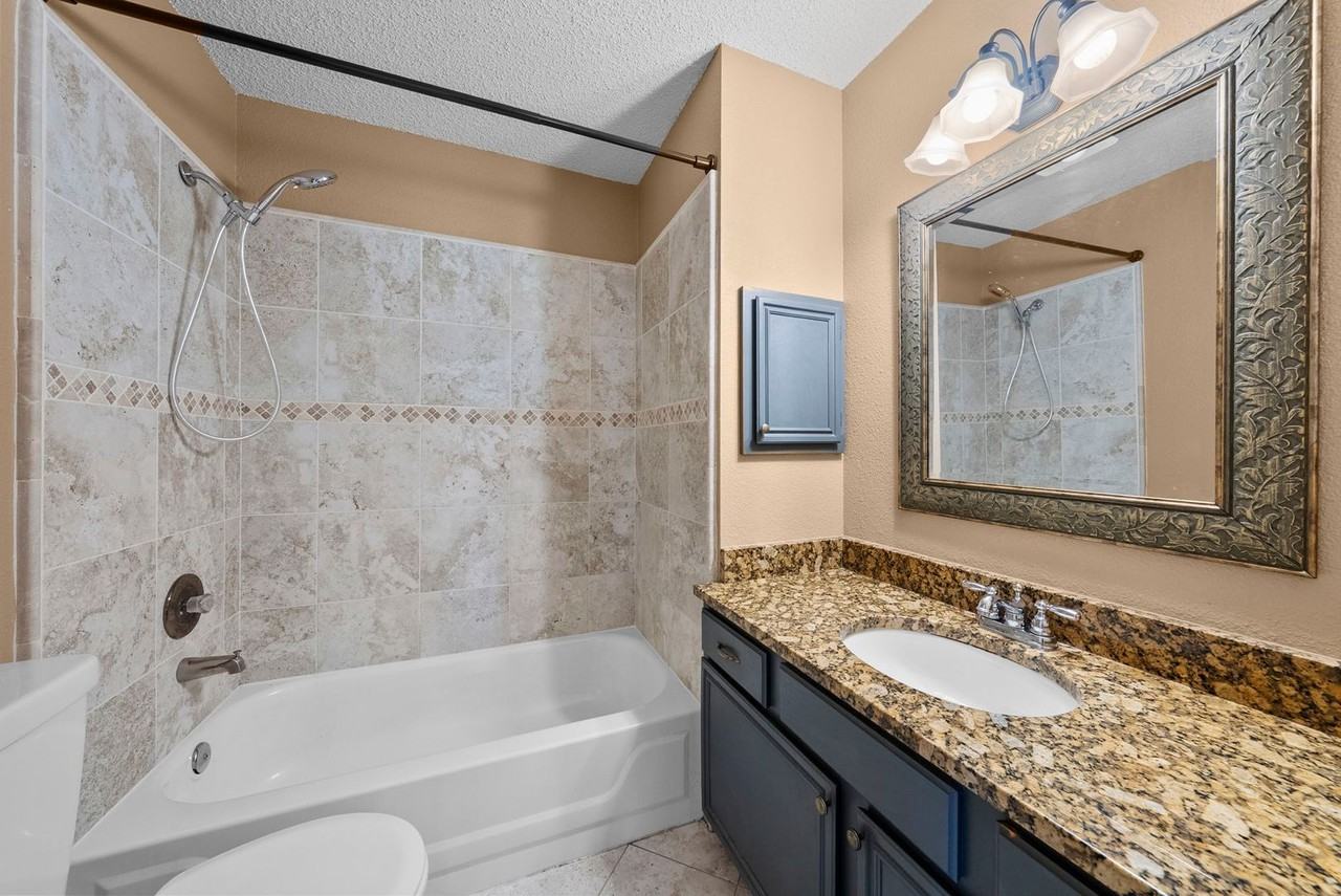 6700 Carisbrooke Ln - Photo 5 of 34