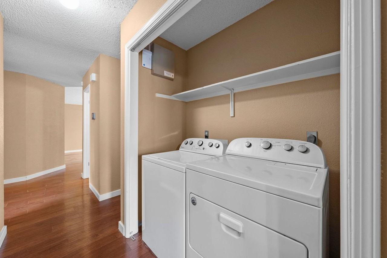 6700 Carisbrooke Ln - Photo 6 of 34
