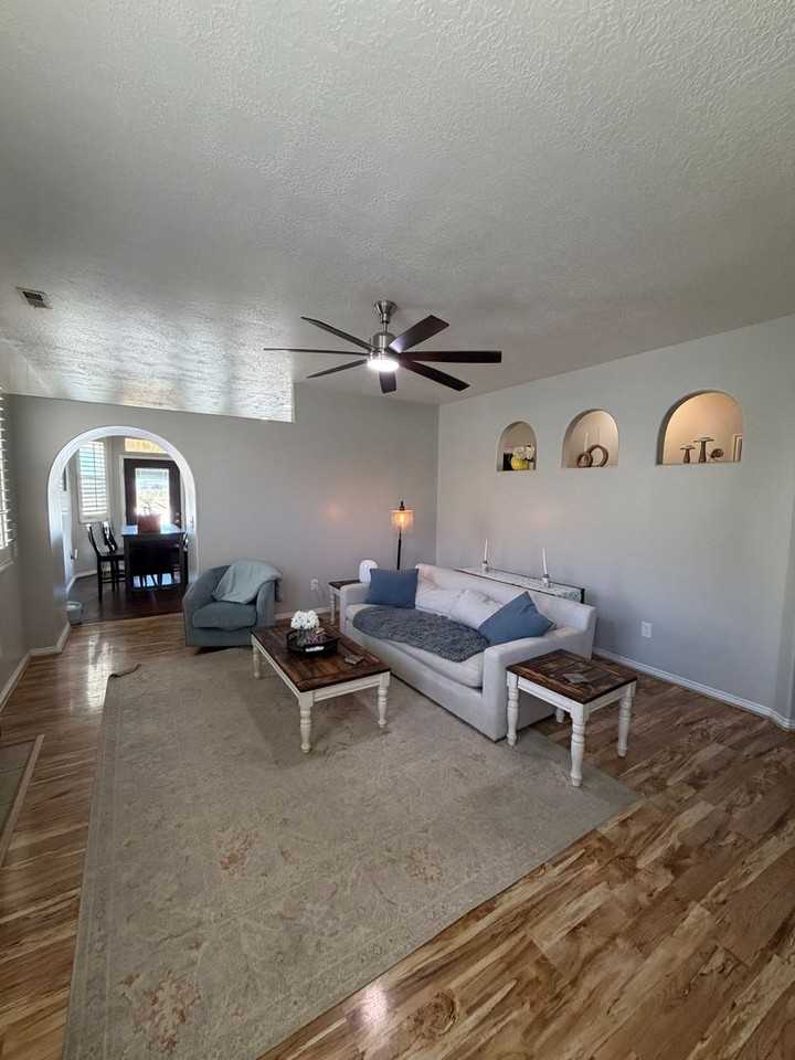 721 N Skipton Dr - Photo 4 of 36