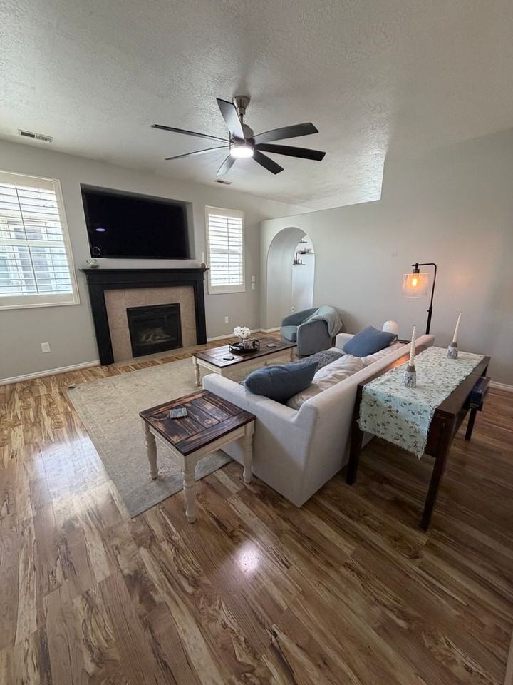 721 N Skipton Dr - Photo 5 of 36