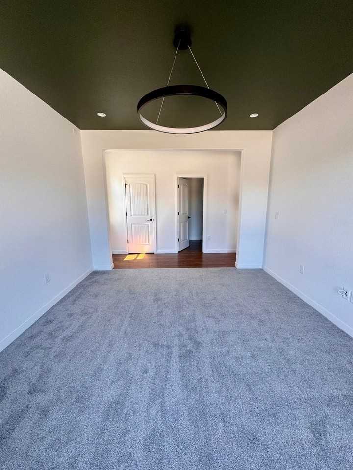 8275 Nat Love Dr - Photo 4 of 48
