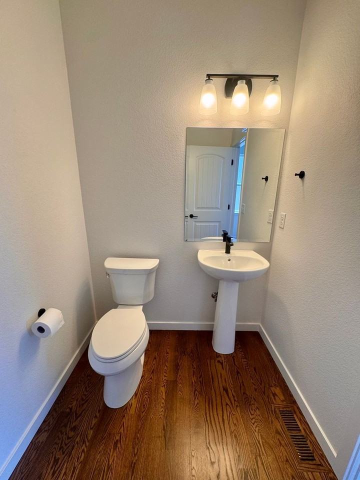8275 Nat Love Dr - Photo 5 of 48