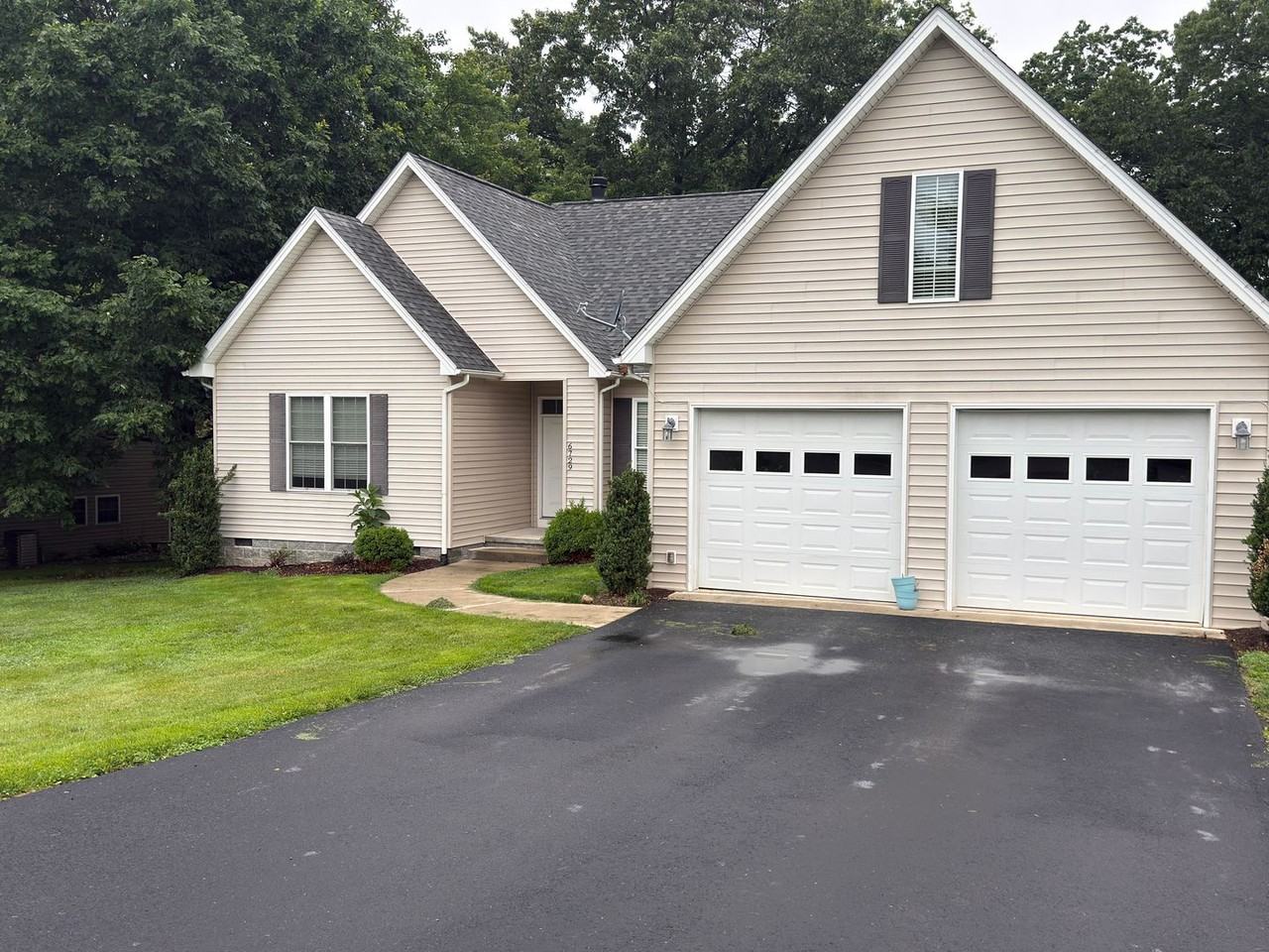 6729 Bradley Rd - Photo 2 of 24