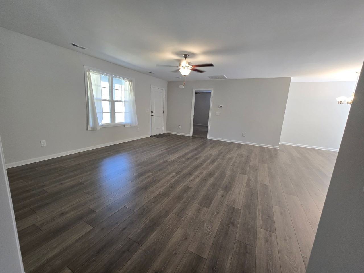 313 Mann St - Photo 2 of 14