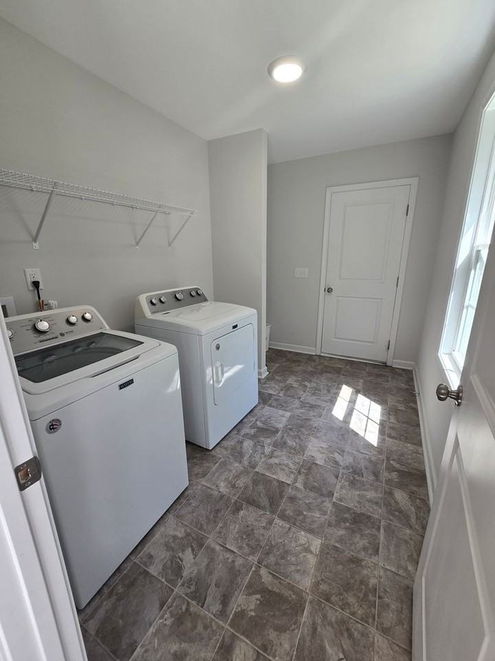 313 Mann St - Photo 6 of 14