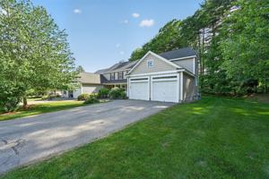 featured image of 6 Whitman Ln