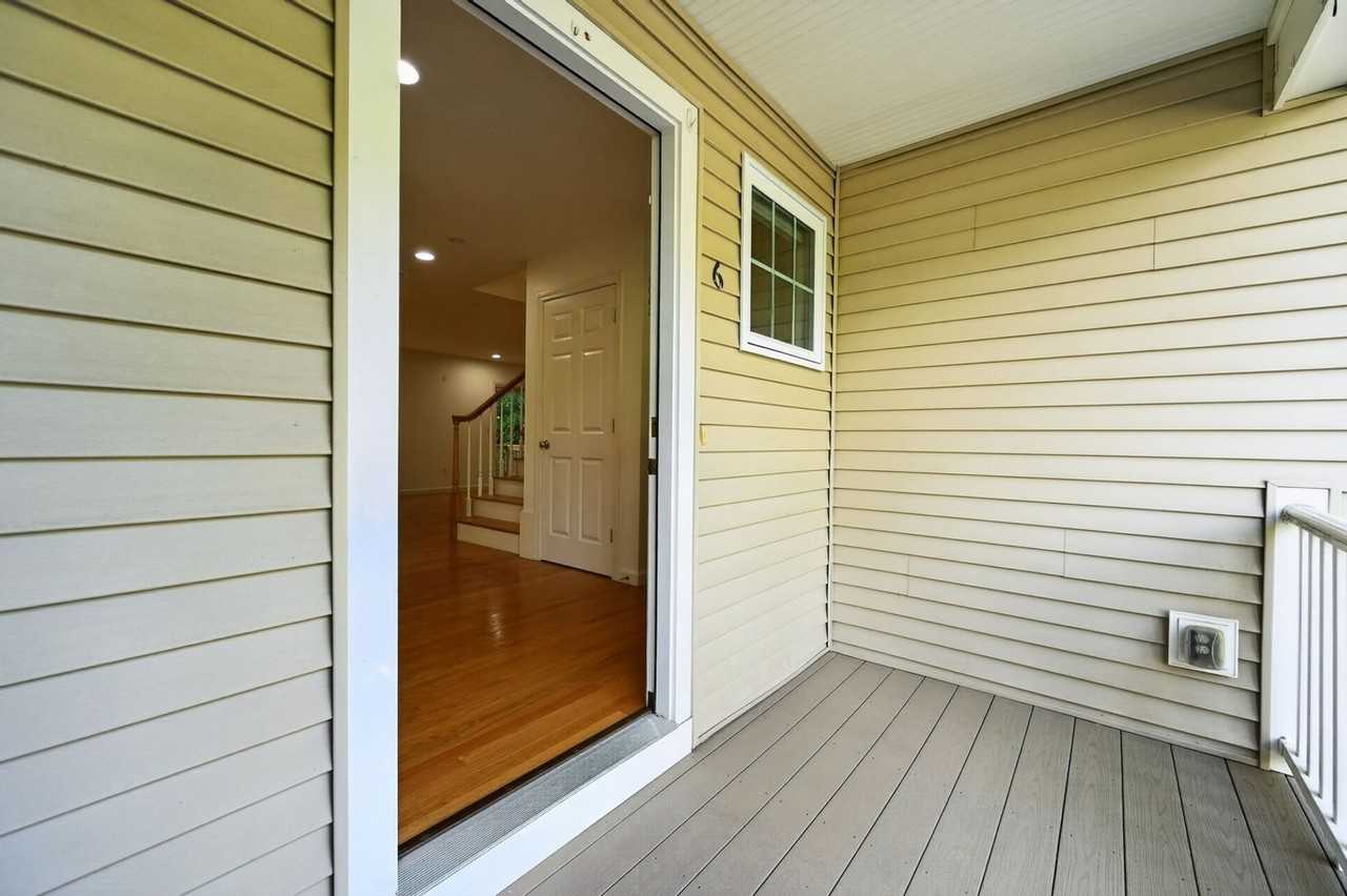 6 Whitman Ln - Photo 2 of 27