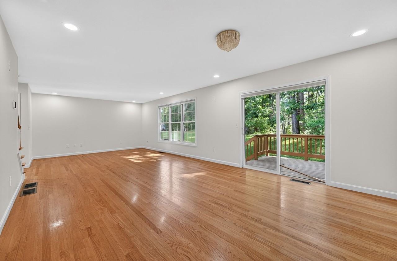 6 Whitman Ln - Photo 6 of 27