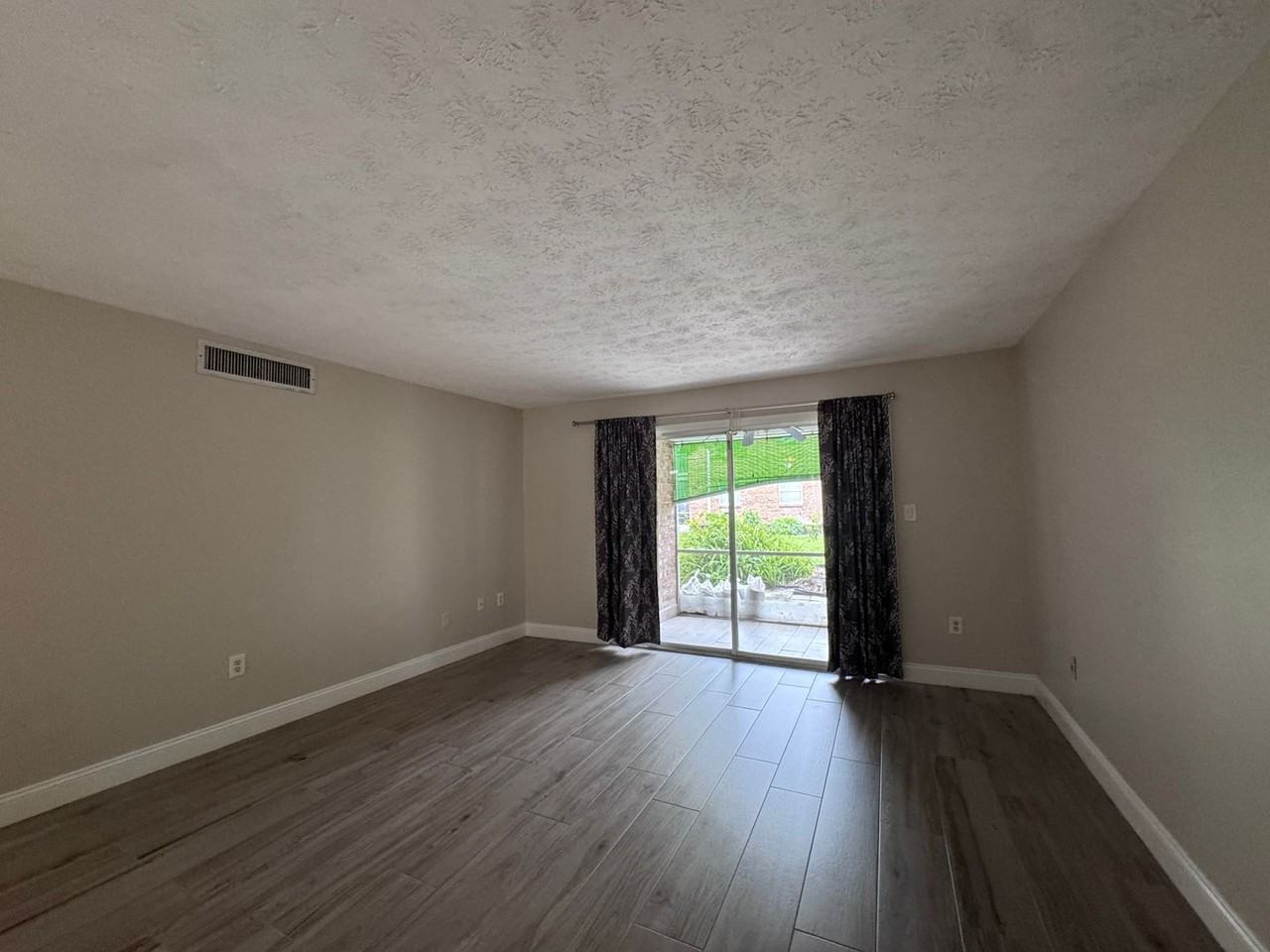 4380 Lake Underhill Rd - Photo 3 of 39