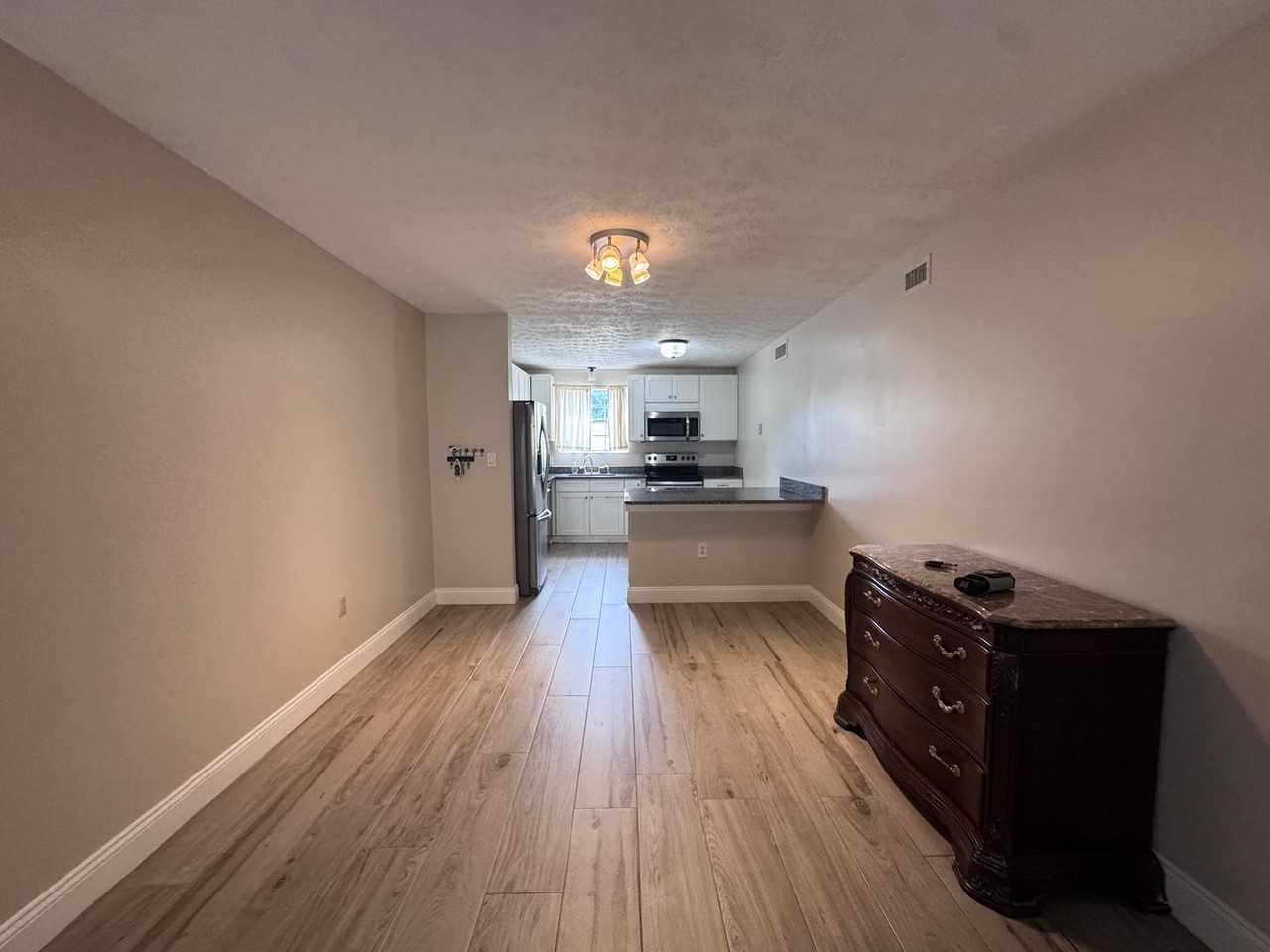 4380 Lake Underhill Rd - Photo 5 of 39