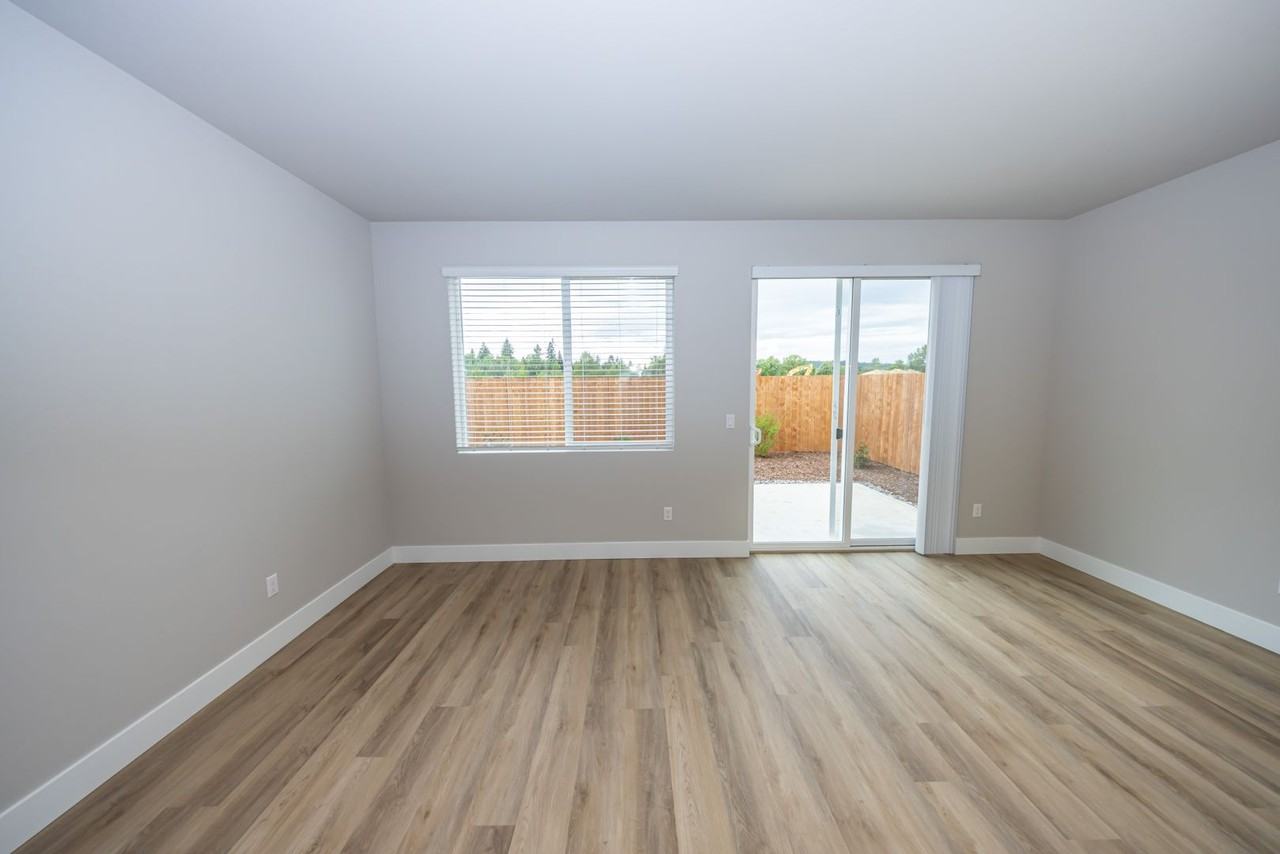 738 Se 34th St - Photo 5 of 17