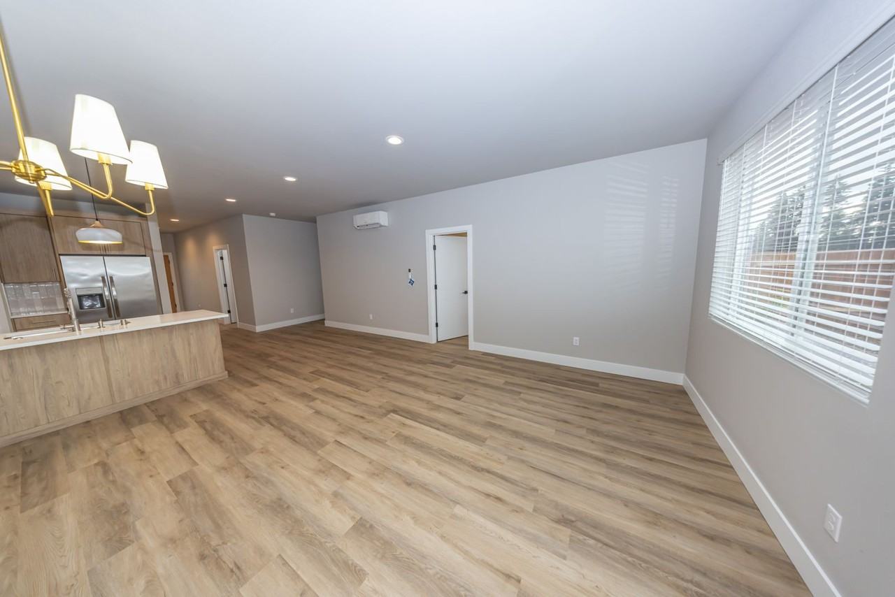 738 Se 34th St - Photo 6 of 17