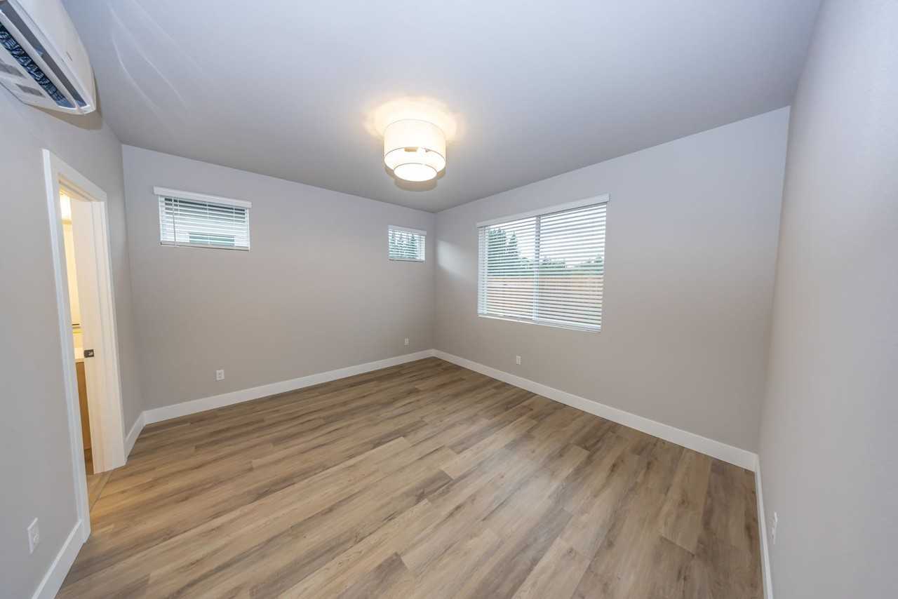 738 Se 34th St - Photo 7 of 17