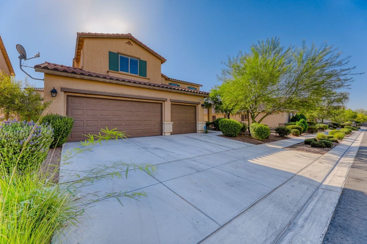 2658 Early Light Dr - Photo 2 of 42