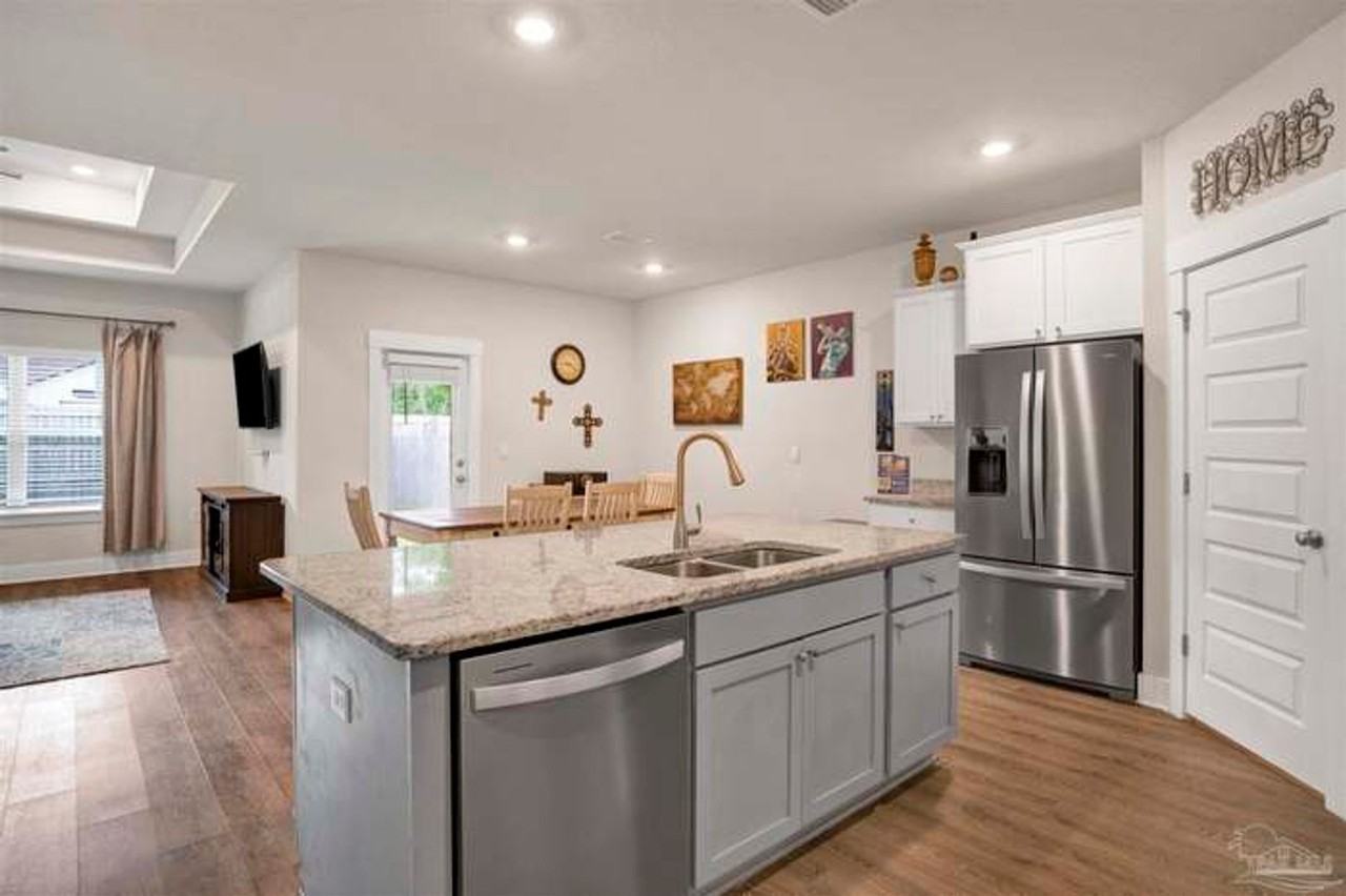 5737 Danbury Blvd - Photo 2 of 19