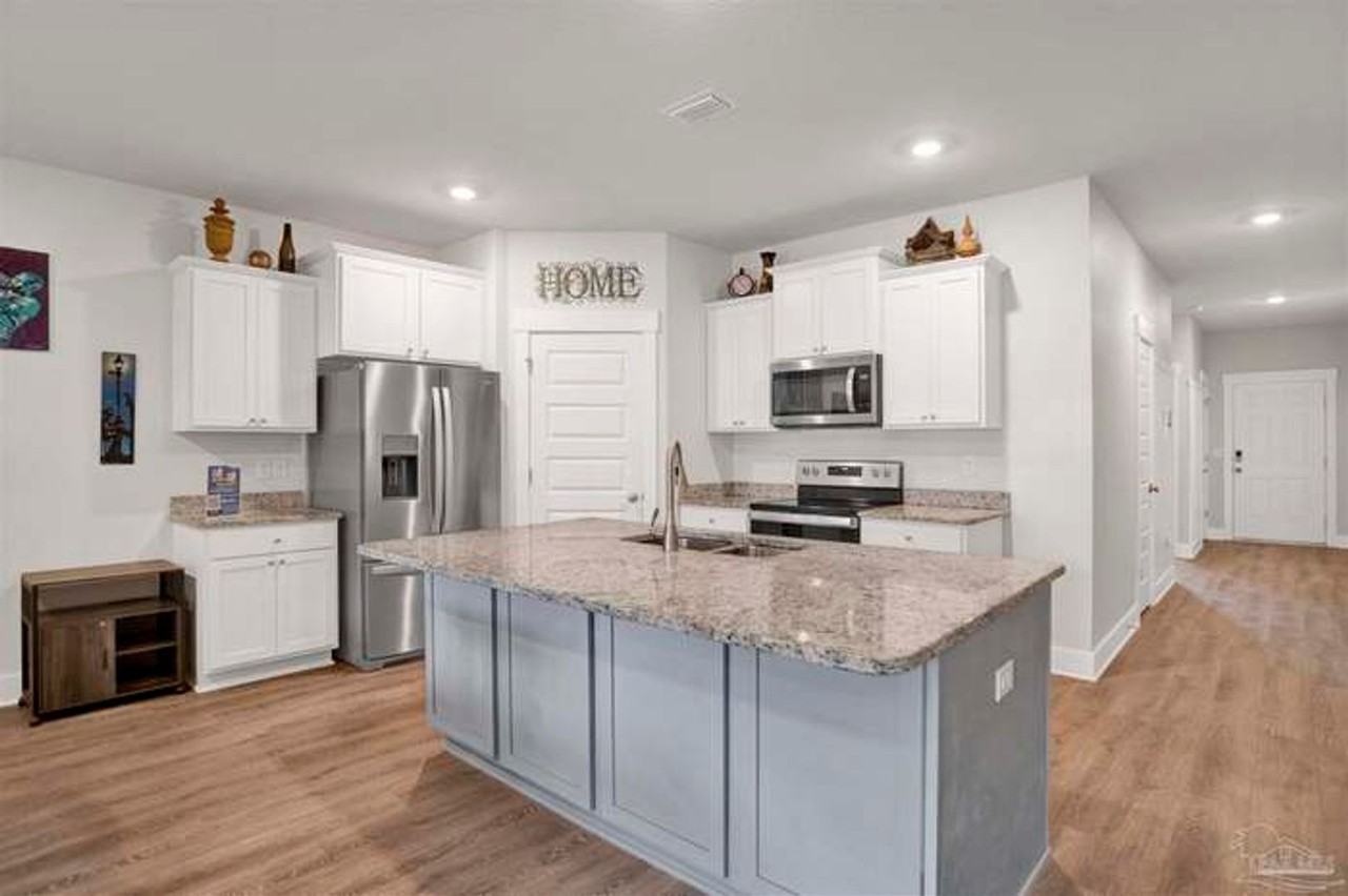 5737 Danbury Blvd - Photo 4 of 19