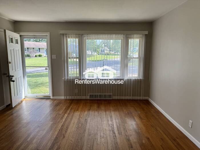 10801 Edgecliffe Dr - Photo 4 of 19