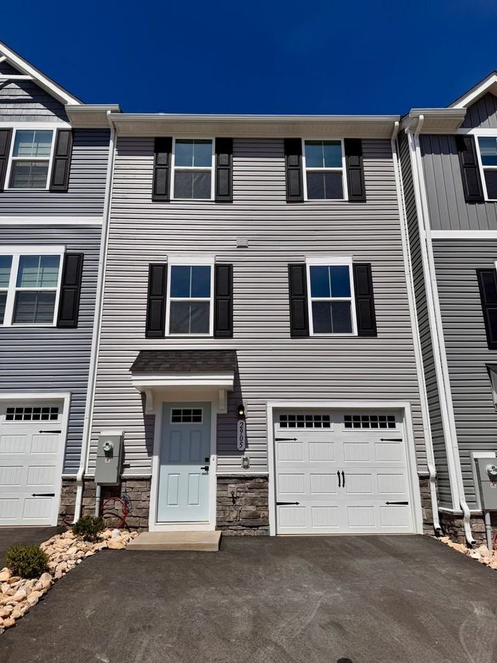 2905 Orchard Ridge Ln