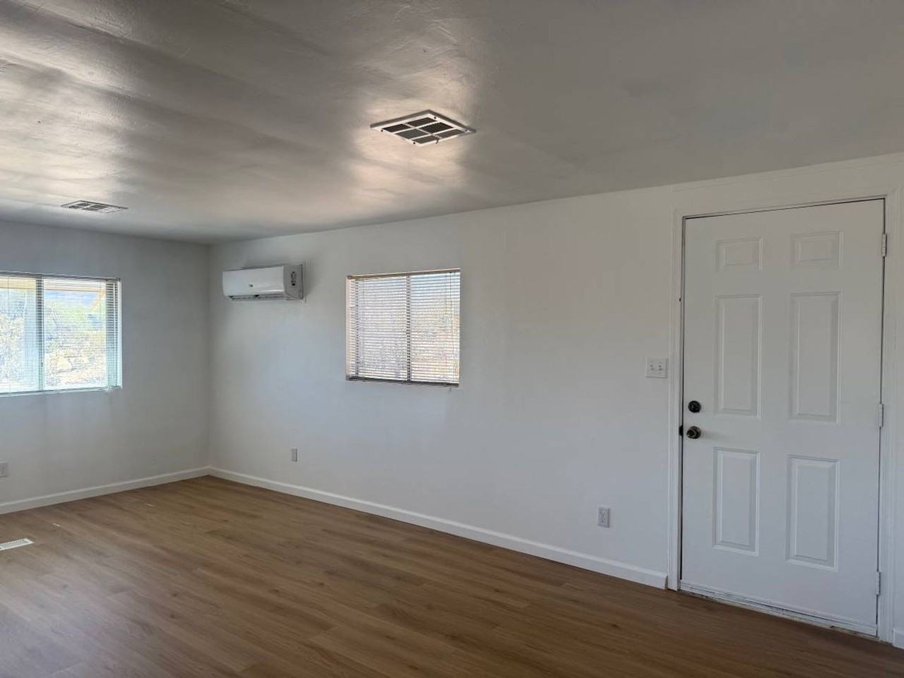 6820 N Blue Blvd - Photo 2 of 28