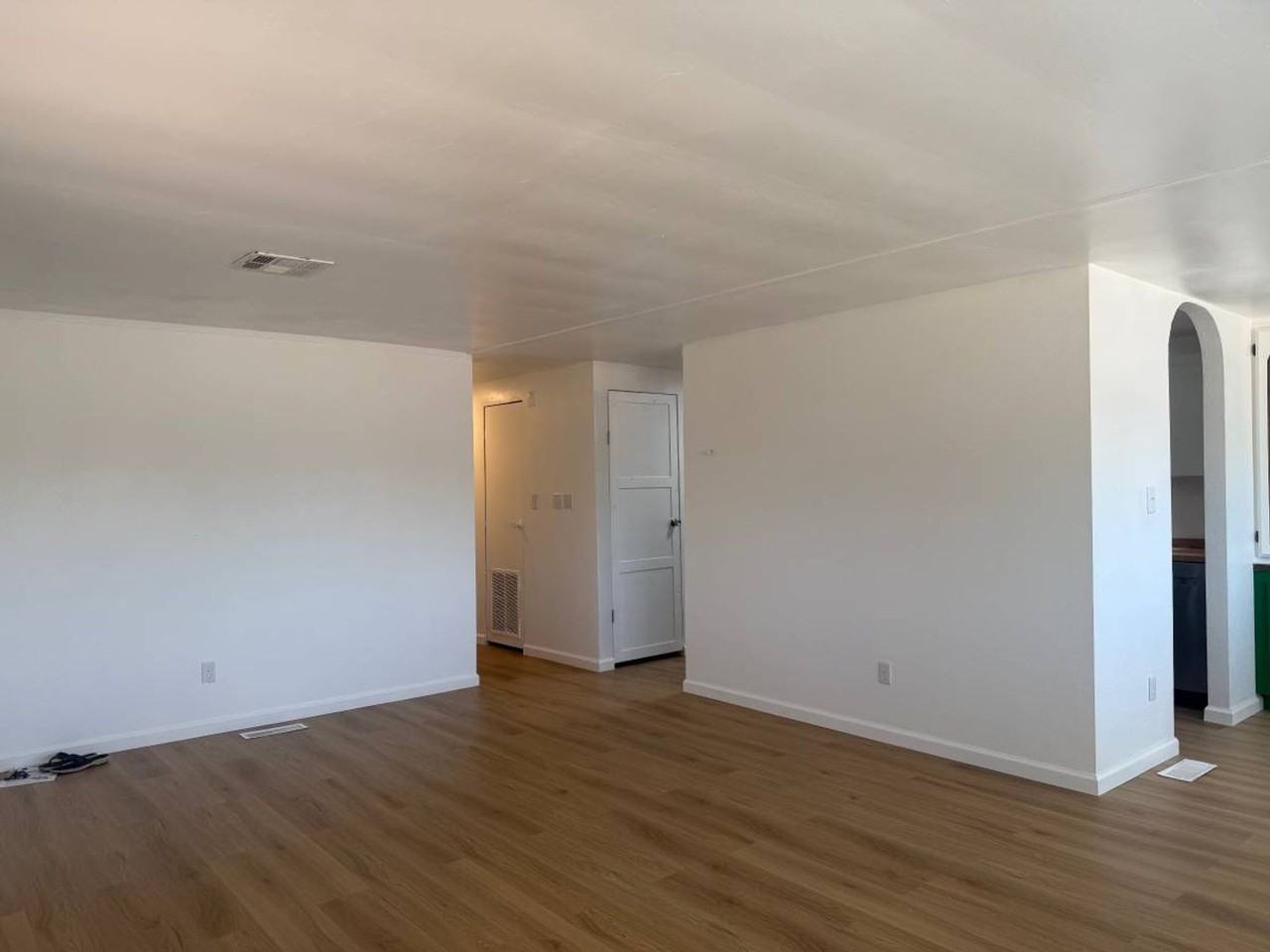6820 N Blue Blvd - Photo 3 of 28