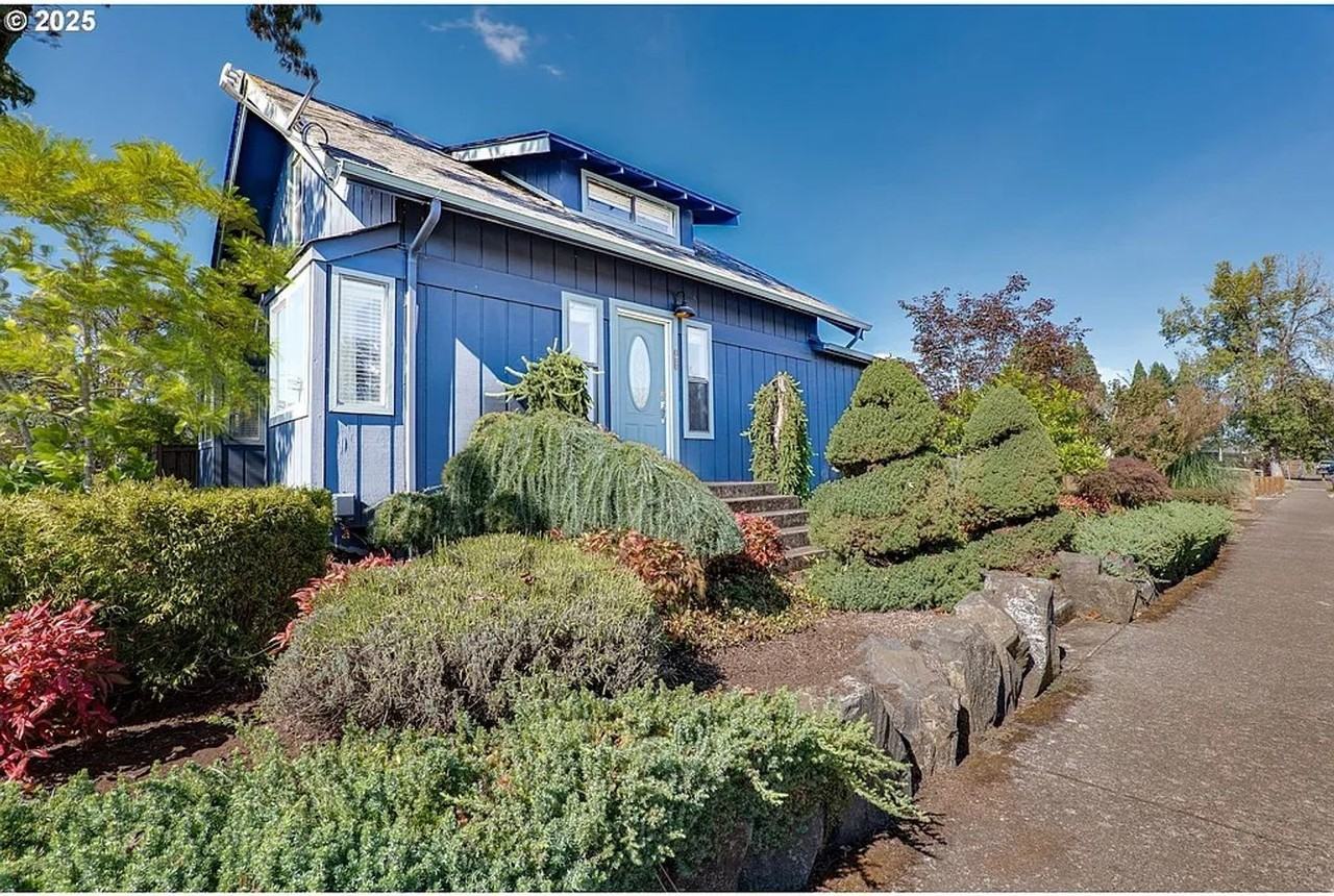 1021 Deal St - Photo 5 of 32
