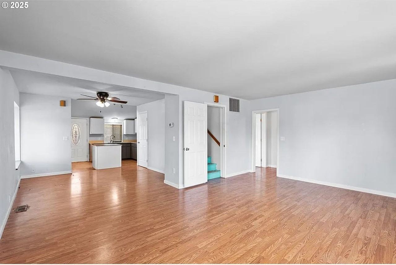 1021 Deal St - Photo 7 of 32
